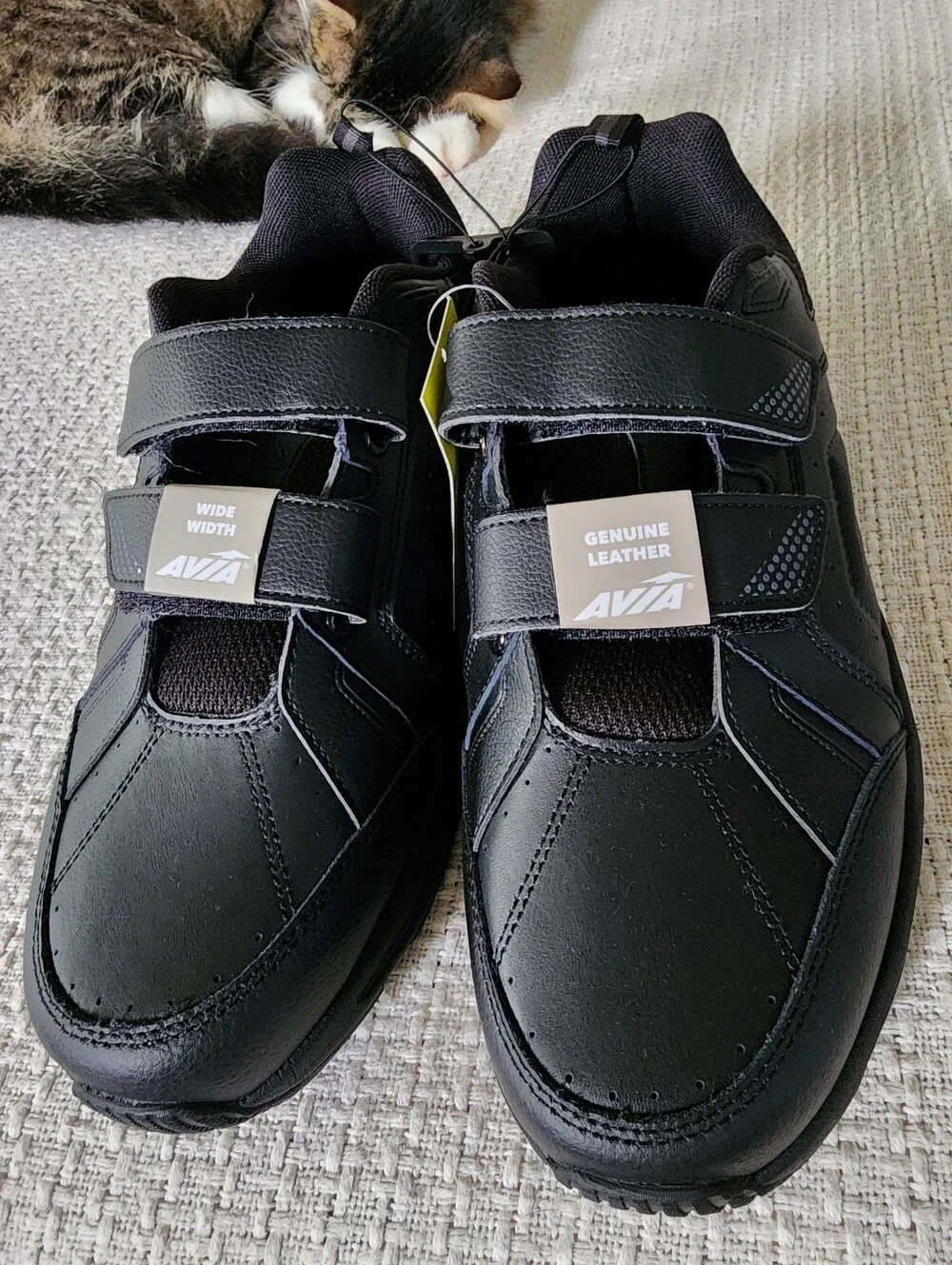 NWT Avia Black Leather Velcro Sneakers